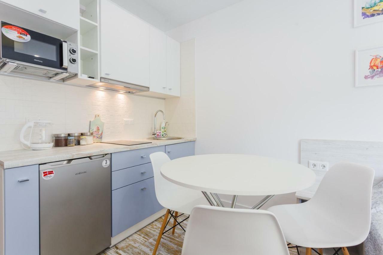קייב Sunny Apartments On Yulii Zdanovskoi St 36B מראה חיצוני תמונה