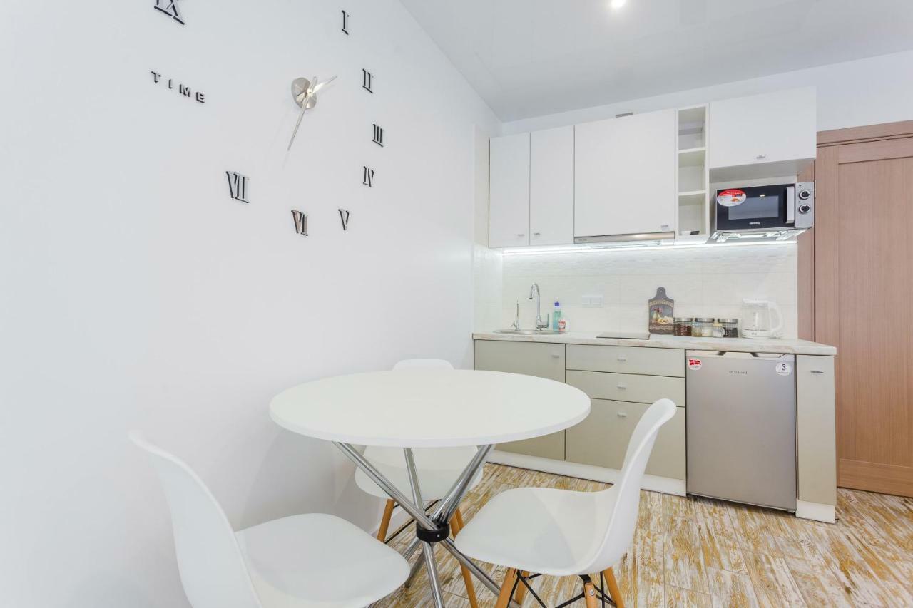 קייב Sunny Apartments On Yulii Zdanovskoi St 36B מראה חיצוני תמונה