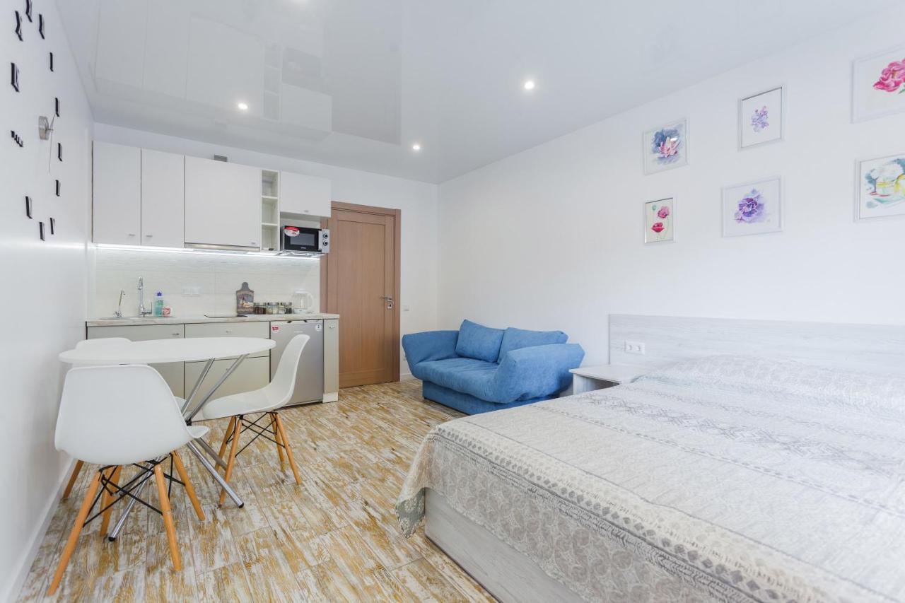 קייב Sunny Apartments On Yulii Zdanovskoi St 36B מראה חיצוני תמונה